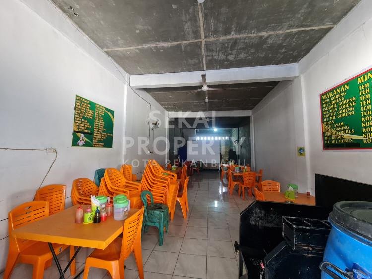 Di jual 1 unit ruko 2 lantai tepi jalan Umban Sari Palas tengah kota Pekanbaru