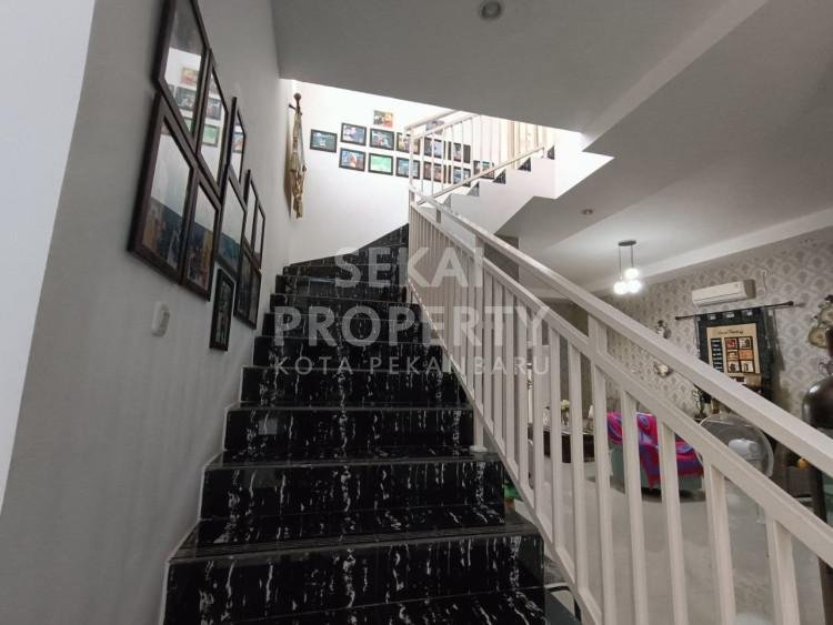 DIJUAL RUMAH MEWAH CLUSTER FURNISH DI JL. KULIM - PEKANBARU