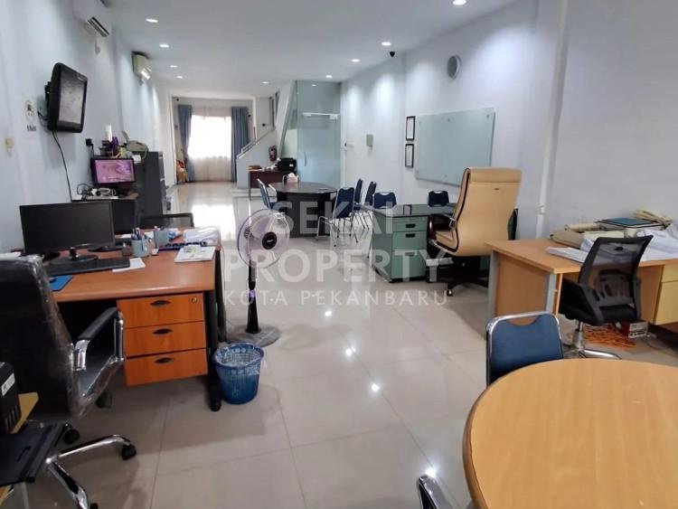 DIJUAL RUKO BAGUS 3 LT LOKASI DEKAT MALL CIPUTRA JL.MUTIARA-PEKANBARU