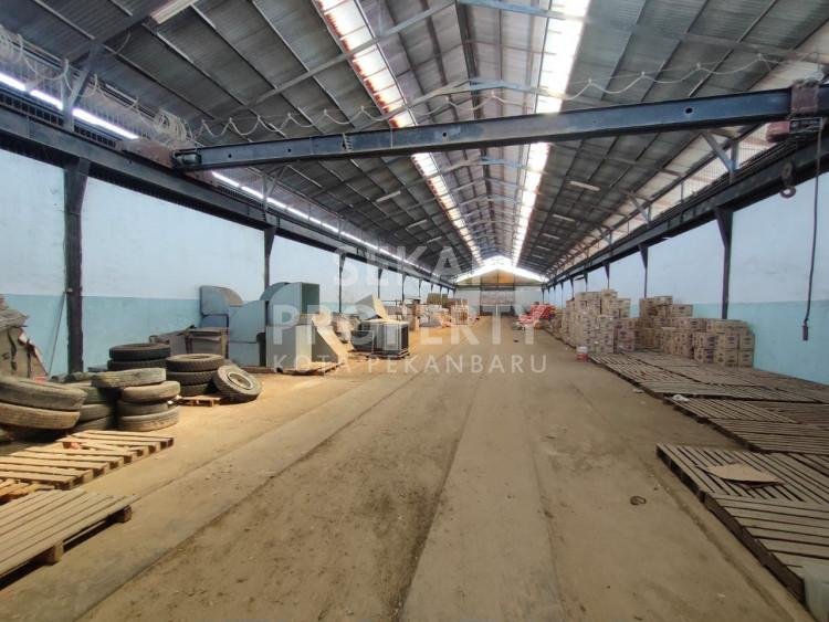 Di Jual / Di Sewakan Gudang + Tanah + Kantor Di Jl.Siak 2