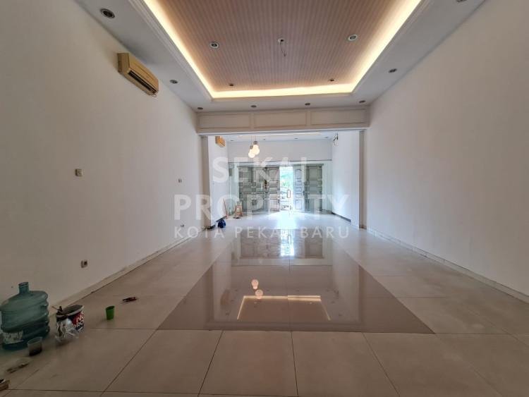 DISEWAKAN RUKO 4 LT KOMPLEK SQUARE JL SUDIRMAN