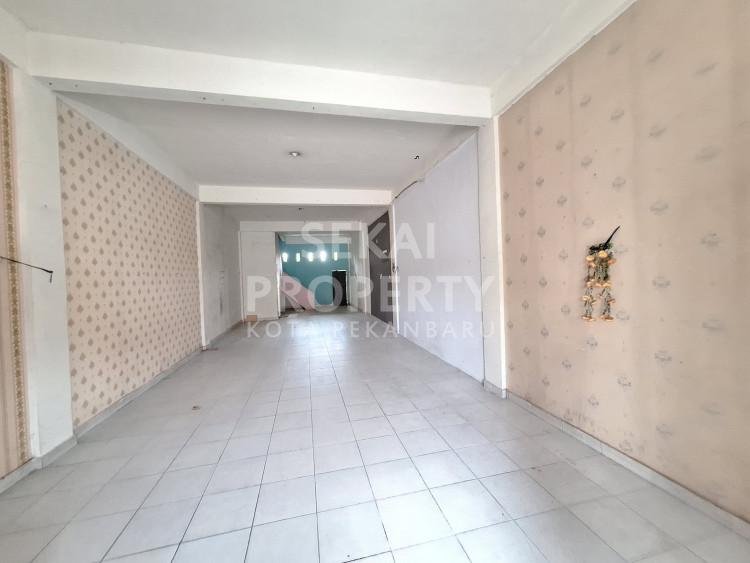 DISEWAKAN 2 UNIT RUKO GANDENG 3 LT SIAP PAKAI LOKASI JL.HANGTUAH-PEKANBARU