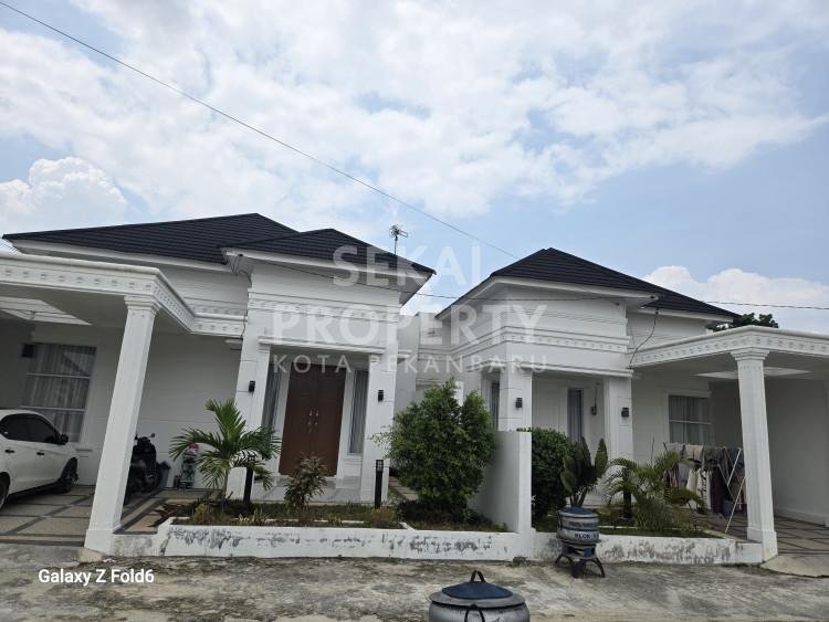 Lihat semua foto