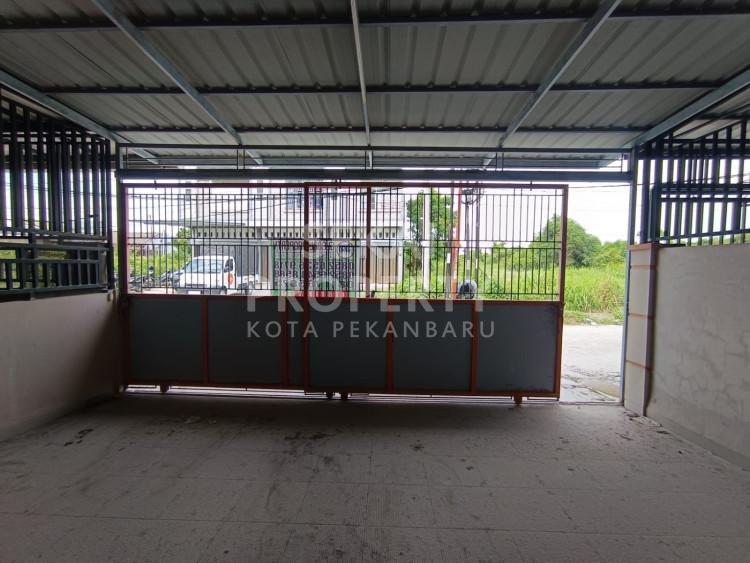 DI JUAL RUMAH 2 LANTAI JL RIAU UJUNG