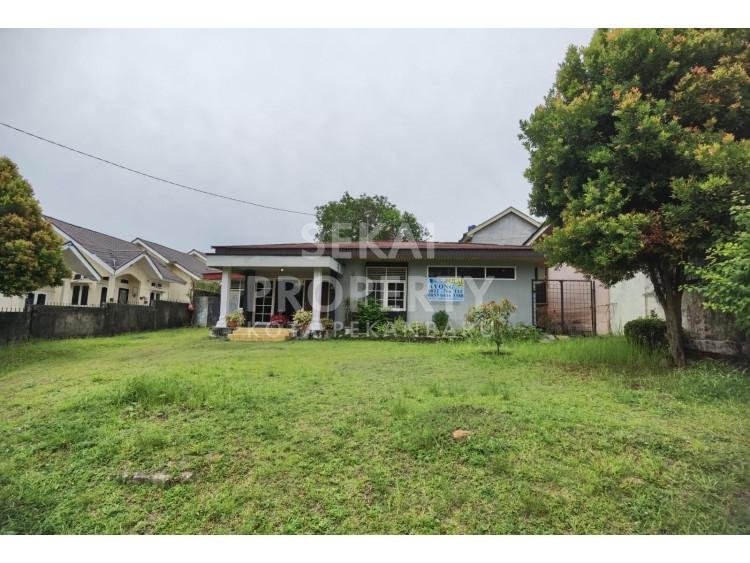 Dijual rumah bulatan tengah kota di Jl. Thamrin VII - Pekanbaru
