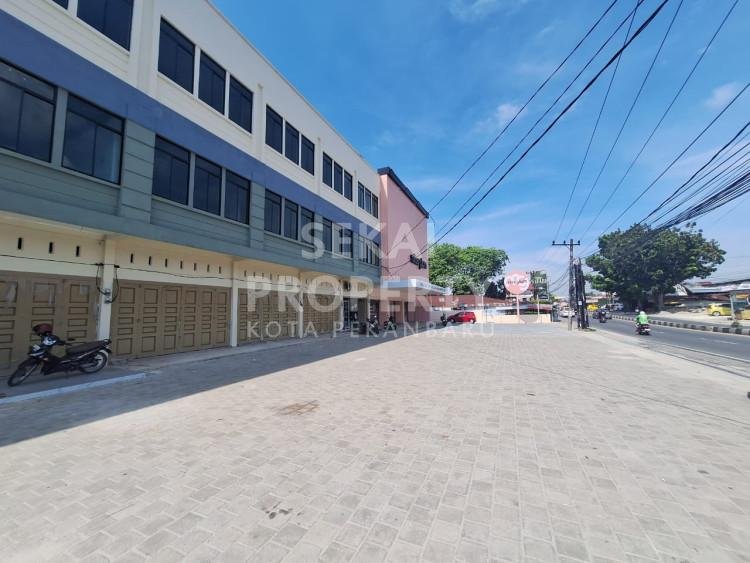 DIJUAL 4 UNIT RUKO GANDENG 3 LANTAI TEPI JALAN KAHARUDDIN NASUTION/MARPOYAN-PEKANBARU