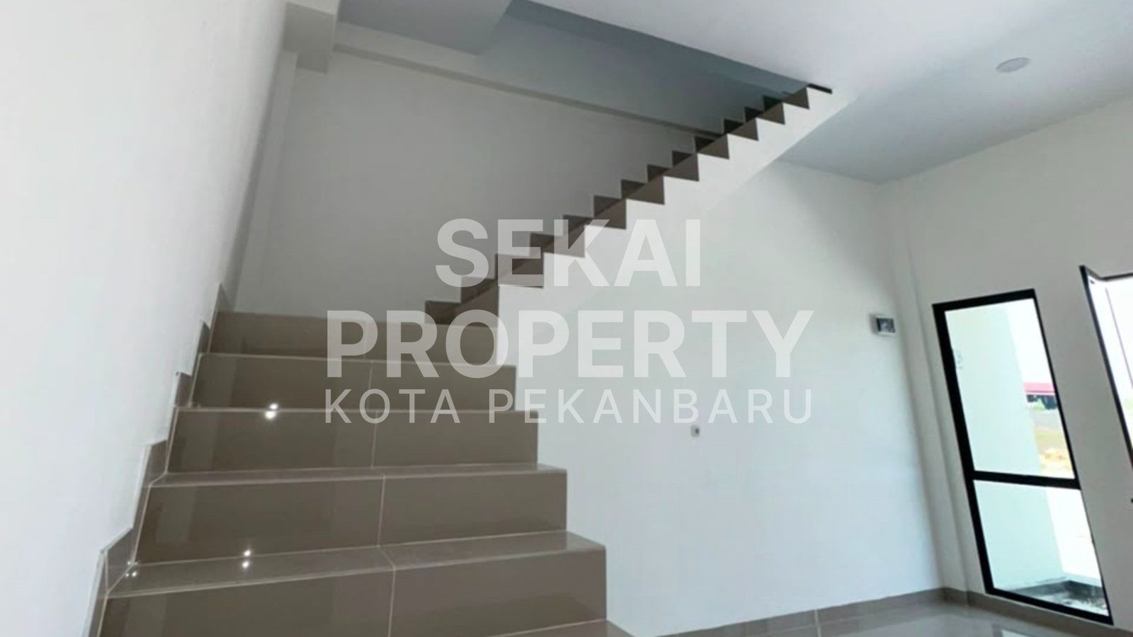 Lihat semua foto