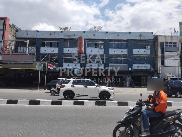 Dijual Ruko 3 Lantai di Jl. Tuanku Tambusai
