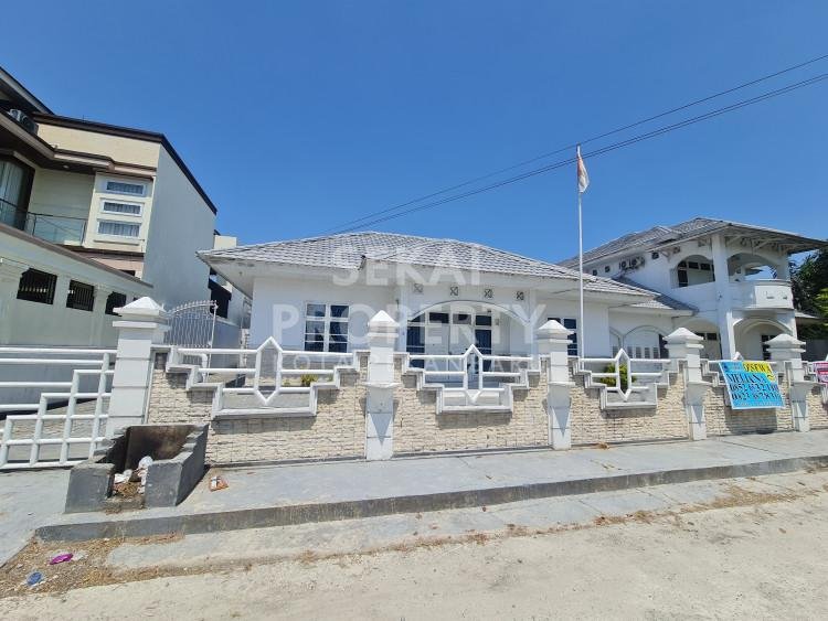 Di sewakan Rumah+ kantor + mess lokasi Damai Langgeng Soekarno Hatta tengah kota Pekanbaru