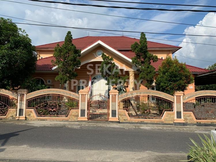DIJUAL RUMAH MEWAH JL.LEMBAH RAYA dekat KANTOR LURAH TENGKERANG TIMUR