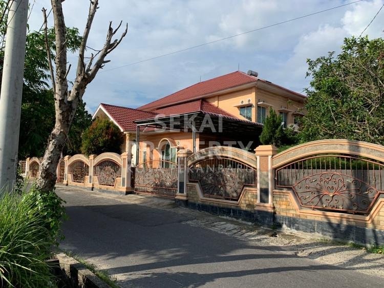 DIJUAL RUMAH MEWAH JL.LEMBAH RAYA dekat KANTOR LURAH TENGKERANG TIMUR