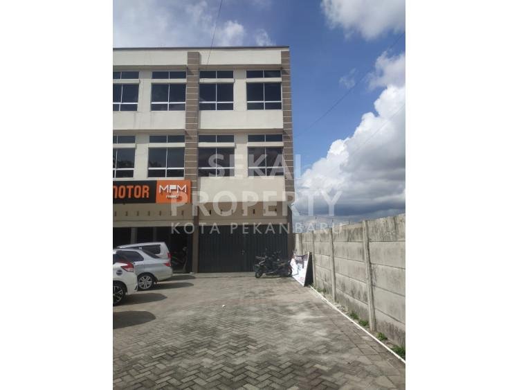 DIJUAL RUKO 3 LANTAI TEPI JALAN BESAR LOKASI JL. ARIFIN AHMAD - PEKANBARU