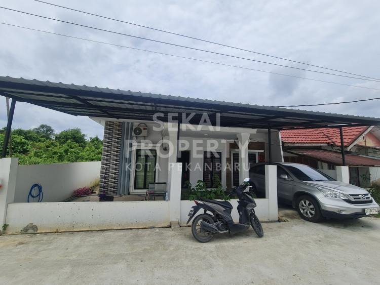 DIJUAL 1 UNIT RUMAH CLUSTER SIAP HUNI LOKASI DEKAT JALAN SATRIA KOMPLEK HANGTUAH PERMAI