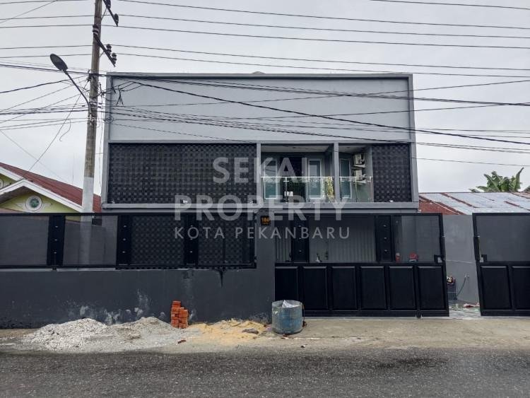 Dijual Rumah Mewah Full Furnished 2Lantai  Tepi Jalan Besar, Siap Huni - Jalan Satria Pekanbaru