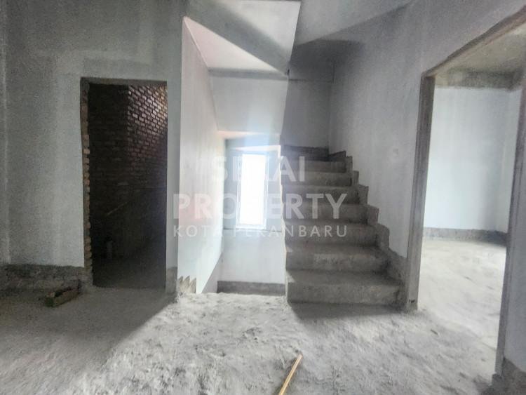 DIJUAL RUMAH CLUSTER KONDISI BARU LOKASI JL. LILI - PEKANBARU