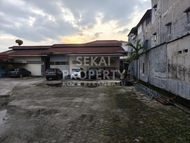DISEWAKAN GUDANG LOKASI TENGAH KOTA JALAN ARIFIN AHMAD