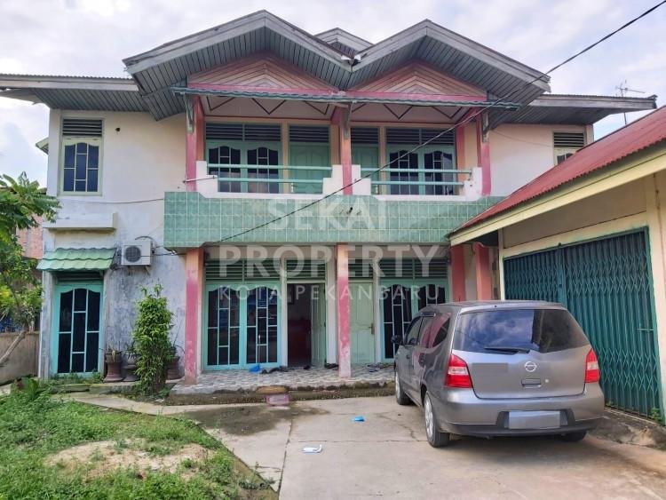 Dijual rumah bulatan 2 lt + tanah di Jl. Dakota - Pekanbaru