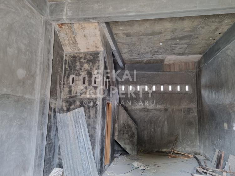 Dijual 2unit ruko baru 3lt murah, tengah kota di Jl. Jambu - Pekanbaru