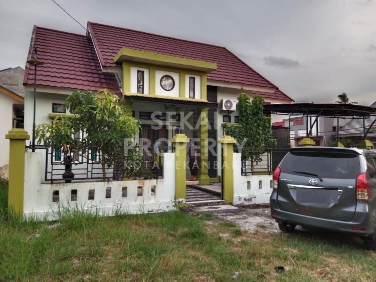 Dijual rumah semi furnish lokasi Jl. Hangtuah - Pekanbaru