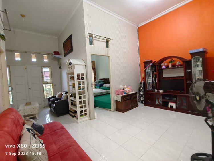 DIJUAL RUMAH FURNISHED DI DEKAT JL UTAMA