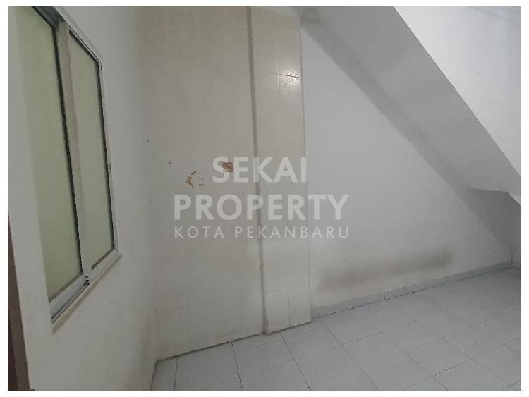 DISEWA RUMAH 2 LT SIAP HUNI DI JL RAMBUTAN - PEKANBARU