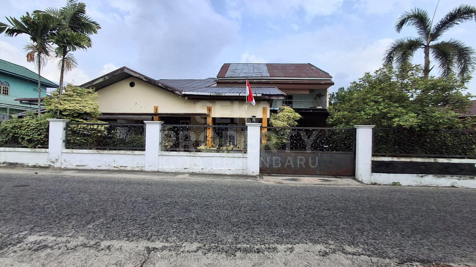 Di Jual Rumah 2 Lantai Siap Huni Full Furnish, Lokasi Tengku Bey Simpang 3
