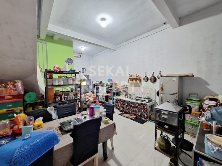 DIJUAL RUKO SIAP HUNI 2,5 LT LOKASI DEKAT JL.PEMUDA-PEKANBARU