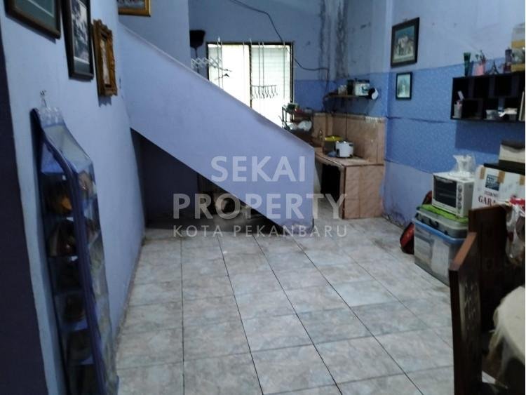 Dijual 2 Ruko + 1 Tanah di tepi jalan besar lokasi Lima Puluh