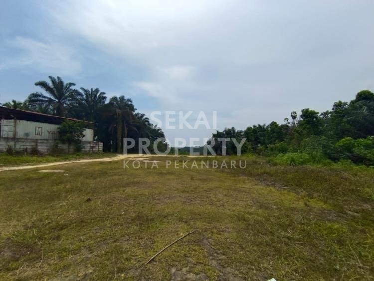 Dijual tanah di tepi jalan besar lokasi Muara Fajar