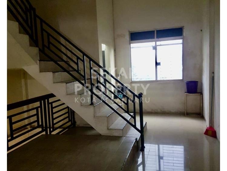 DISEWAKAN RUKO 3LT KERAMIK Jl HARAPAN RAYA