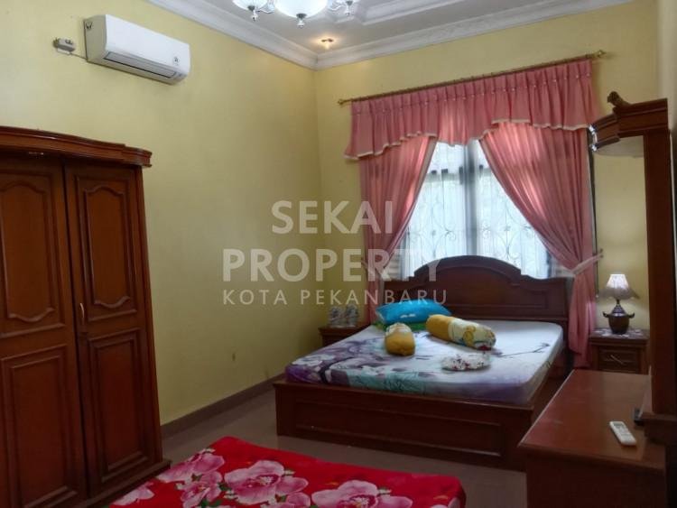 Lihat semua foto