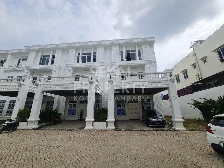 Dijual 2 unit rumah cluster baru 3 lantai konsep Eropa Style lokasi SM Amin tengah kota Pekanbaru