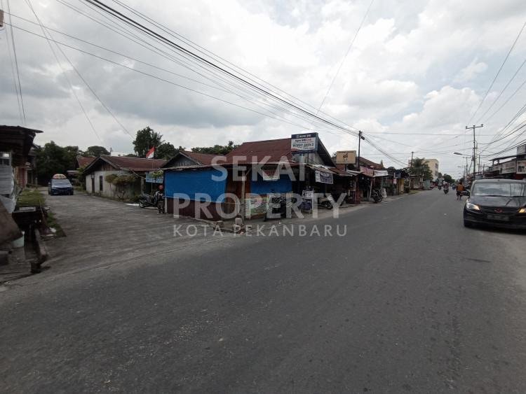 Dijual Tanah Keras + Bangunan 4 Unit, tengah kota, Lokasi Dekat JL.Nangka / JL.Tuanku Tambusai - Pekanbaru