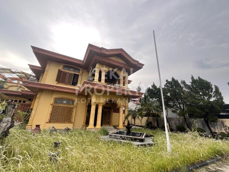 Lihat semua foto