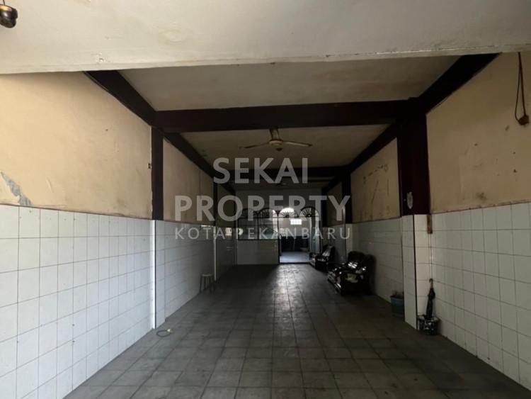 Disewa Ruko 3 Lantai di Jl. Setia Budi