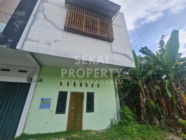 Dijual 1 unit rumah 2 lantai lokasi Jalan Nangka tengah kota Pekanbaru