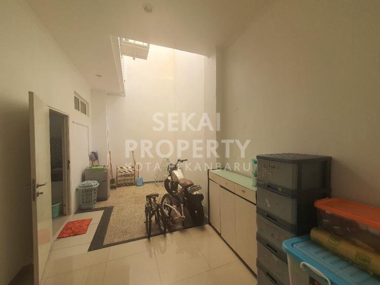 DISEWAKAN RUMAH CLUSTER MEWAH FURNISH LOKASI JL. PEMUDA - PEKANBARU