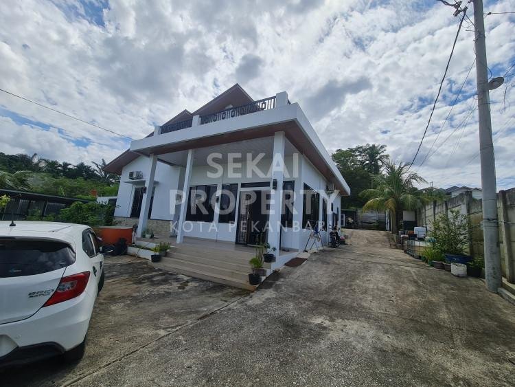 Dijual 1 unit rumah bulatan tepi Jalan lokasi Hangtuah tengah kota Pekanbaru