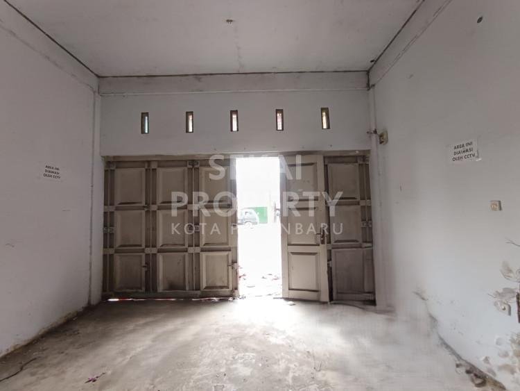 DI JUAL RUKO 2 ,5 LANTAI  JL CIPTA KARYA