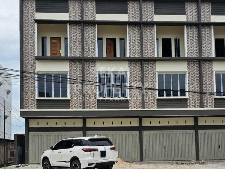 Disewakan 2 Unit Ruko Baru Tepi Jalan - Di Jalan Dharma Bakti / Sigunggung