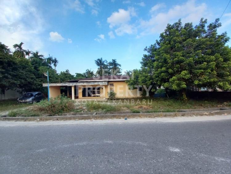 Dijual Tanah dan Bangunan tengah kota di Jl. Handayani / Arifin Ahmad- Pekanbaru