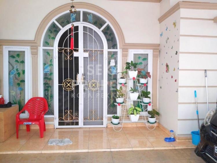 Dijual Rumah Mewah 2 Lantai, Jl. Kampar, Pekanbaru