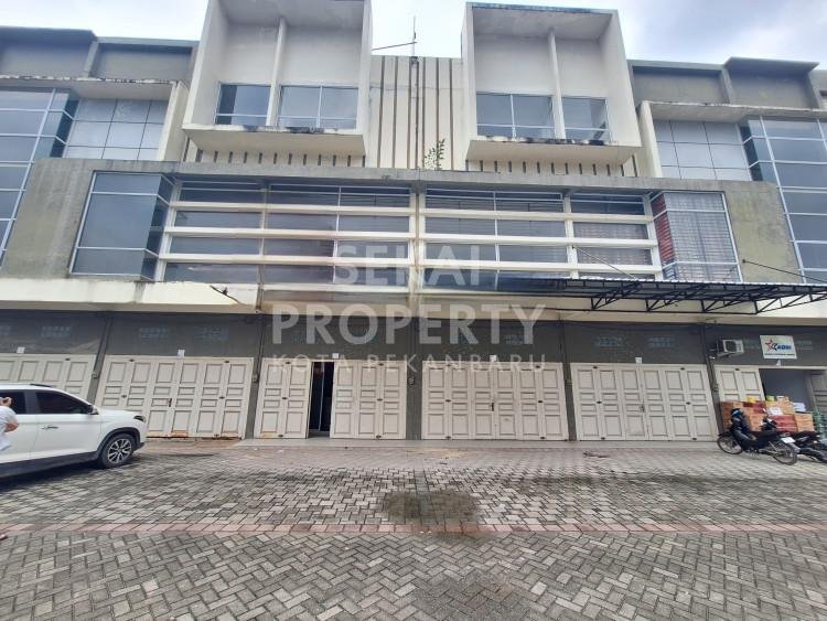 DIJUAL/DISEWAKAN 3 UNIT GANDENG RUKO 3 LT SIAP PAKAI LOKASI GARUDA SAKTI KM 3-PEKANBARU