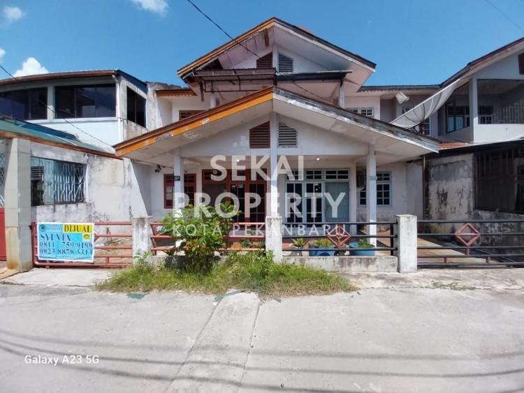 DIJUAL RUMAH 2LT MURAH, TENGAH KOTA LOKASI JL. ANGKASA - PEKANBARU