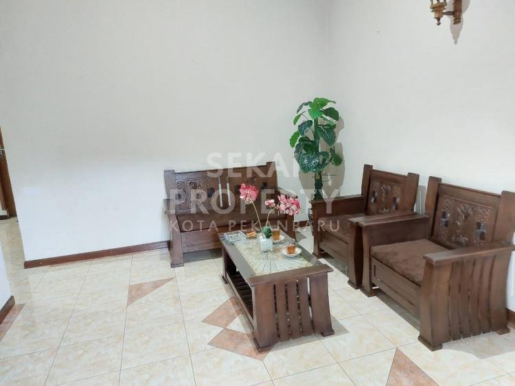Dijual Rumah 2 Lt Murah, Di Tengah Kota, Di Jl. Tengku Bay - Pekanbaru