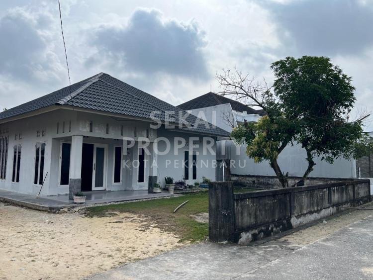 DIJUAL RUMAH BULATAN LOKASI DEKAT JL.SOEKARNO HATTA