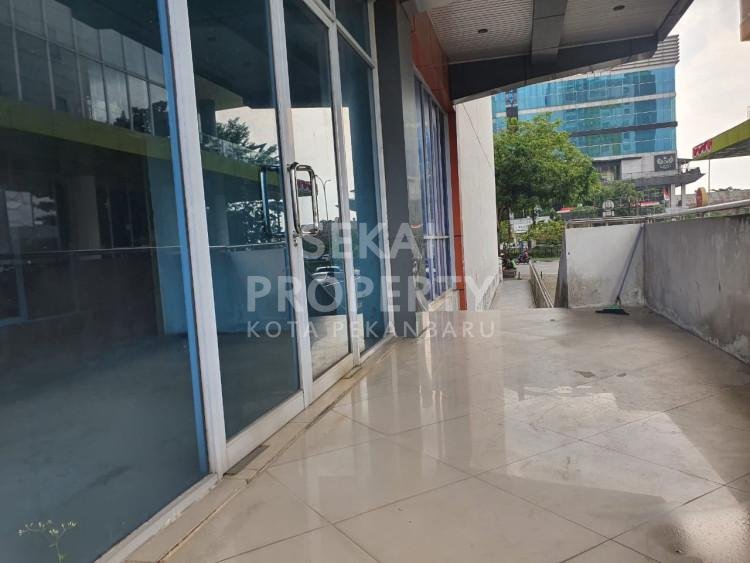 DISEWAKAN GEDUNG 8 LANTAI LOKASI JL. SUDIRMAN - PEKANBARU