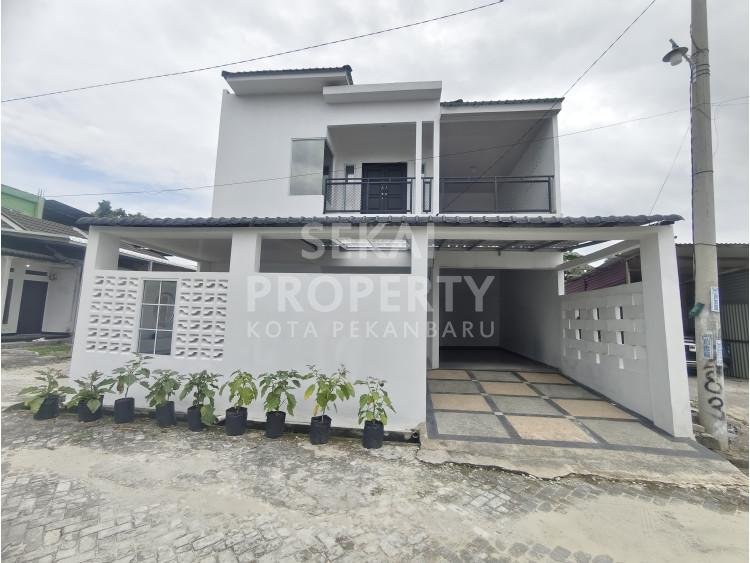 Dijual Rumah Baru 2lt Semi Furnished siap huni lokasi Tengku Bey / Simpang Tiga - Pekanbaru