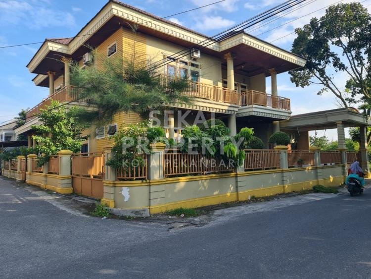 DIJUAL RUMAH MEWAH 2 LT JL.AIR DINGIN