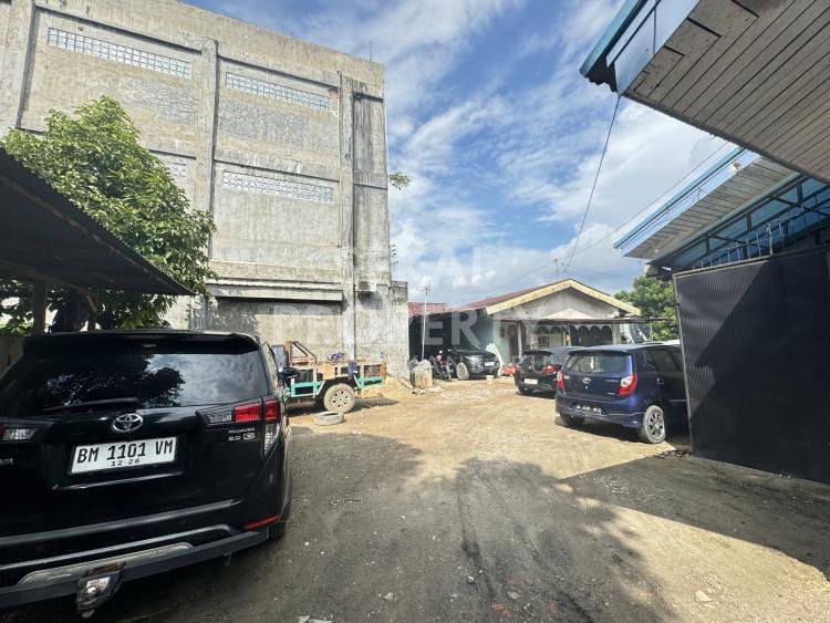 Lihat semua foto